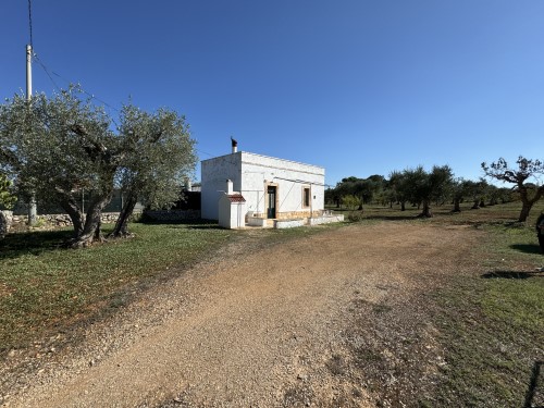 Piccolo Fabbricato in Pietra, ideale per villeggiatura